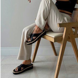 *NWT* Stuart Weitzman NWT Roza Lift Slides